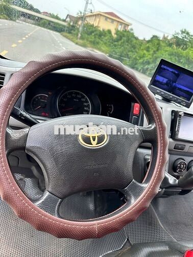 Toyota Hiace Van 6 chỗ 2010 Dầu