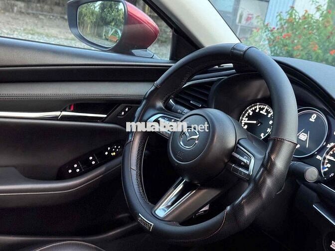 Mazda 3 Luxury 2024