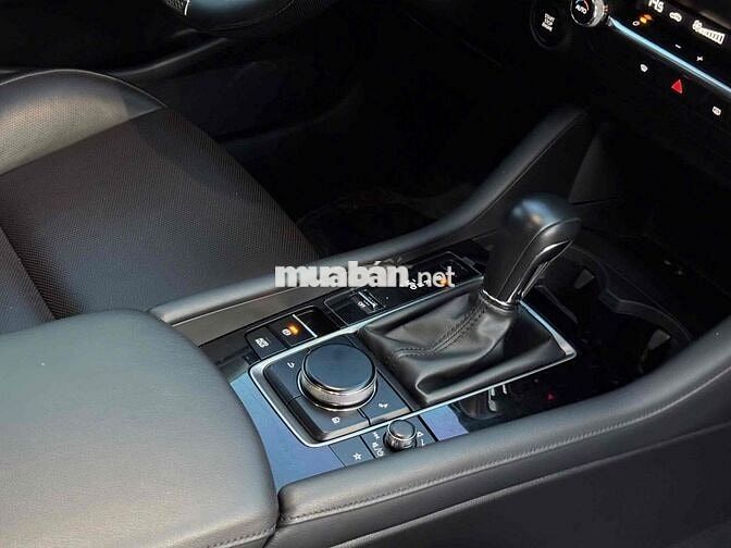 Mazda 3 Luxury 2024