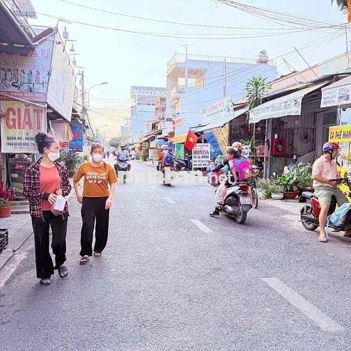 BÁN LÔ ĐẤT  MẶT TIỀN 05 HT Q12 , DT : 8*25 , VI TRI ĐẸP