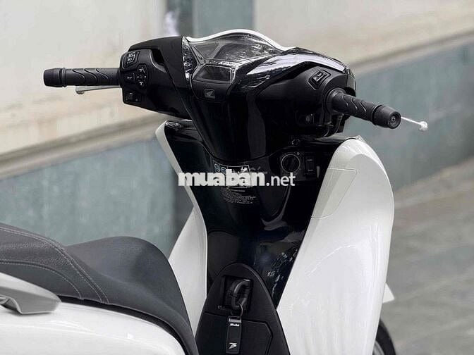 SH 160i ABS 2025 Trắng LƯỚT ( GÓP BAO NỢ 6)