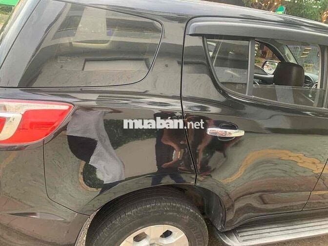 Chevrolet Trailblazer 7 chỗ Số sàn Đen