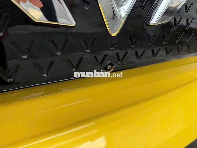 Xe điện VinFast VF3 2025 Vàng thuê pin 11 nghìn km