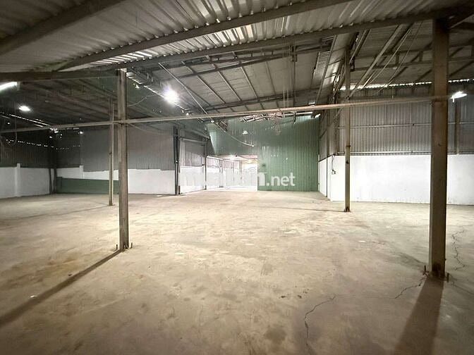 CHO THUÊ TDT ĐẤT 2700M2 DT XƯỞNG 1200M2 GIÁ 45TR BAO VAT THÍCH HỢP SX