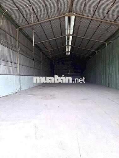 CHO THUÊ XƯỞNG BÌNH CHUẨN,DT 10x70  700m2,đường xe container,điện 3pha