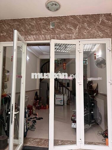 cho thuê mặt bằng trong hẻm Q10