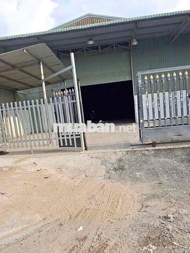 CHO THUÊ XƯỞNG BÌNH CHUẨN,DT 10x70  700m2,đường xe container,điện 3pha