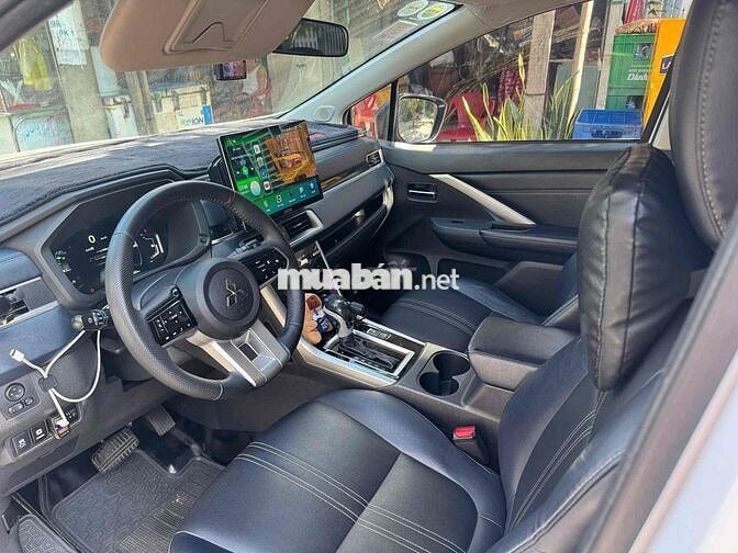 Mitsubishi Xpander Cross Trắng 7 chỗ