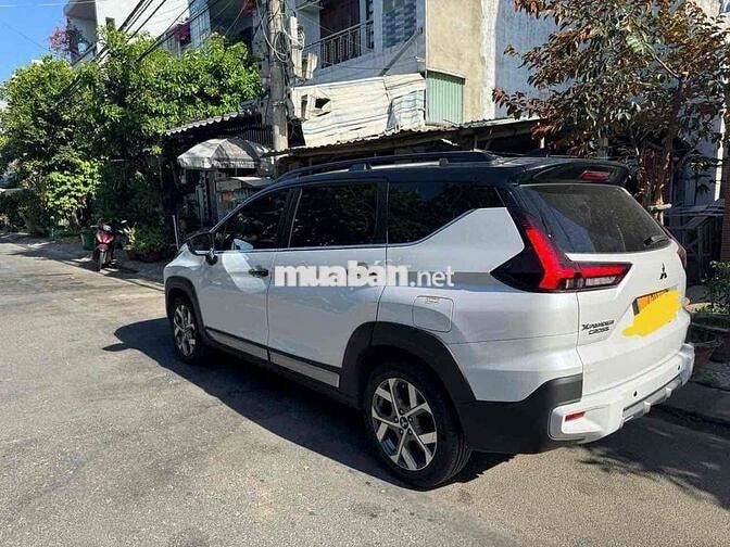 Mitsubishi Xpander Cross Trắng 7 chỗ