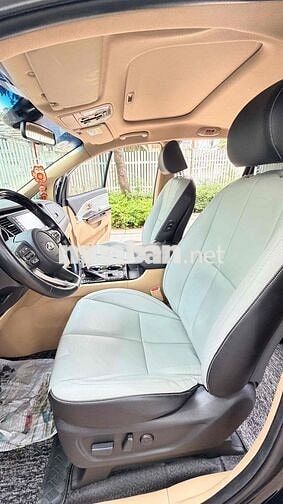 Kia Sedona 2.2D LUXURY sản xuất 2021
