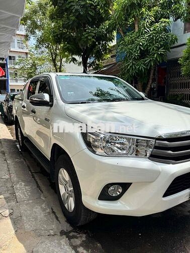 Toyota Hilux 2.4 E 2017 Trắng 80.000 km