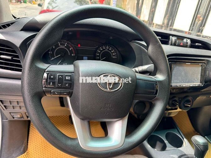 Toyota Hilux 2.4 E 2017 Trắng 80.000 km