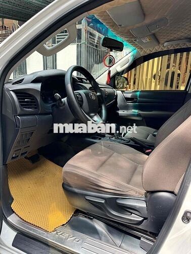 Toyota Hilux 2.4 E 2017 Trắng 80.000 km