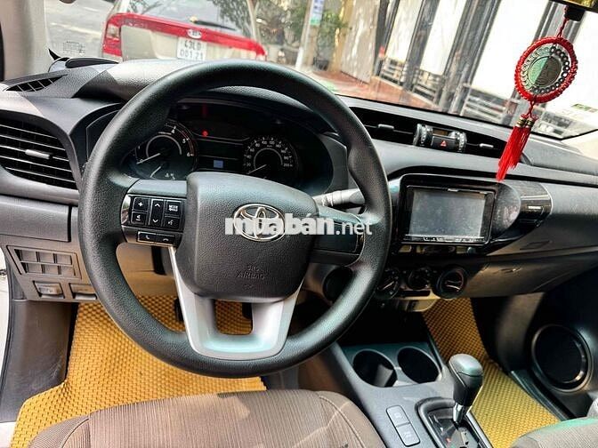 Toyota Hilux 2.4 E 2017 Trắng 80.000 km