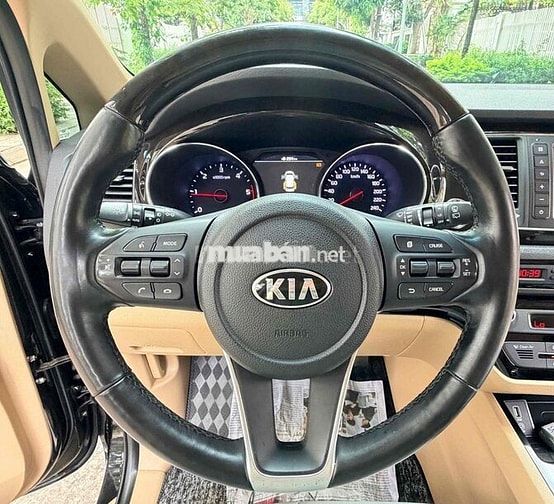 Kia Sedona 2.2D LUXURY sản xuất 2021