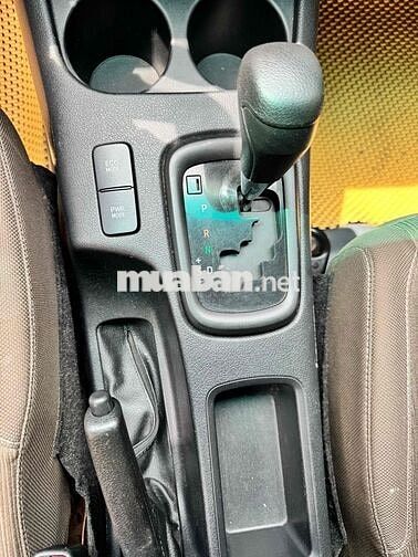 Toyota Hilux 2.4 E 2017 Trắng 80.000 km