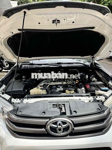 Toyota Hilux 2.4 E 2017 Trắng 80.000 km