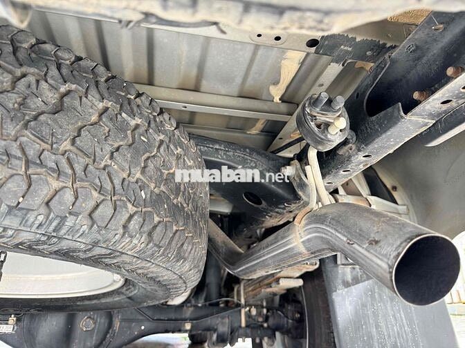 Toyota Hilux 2.4 E 2017 Trắng 80.000 km