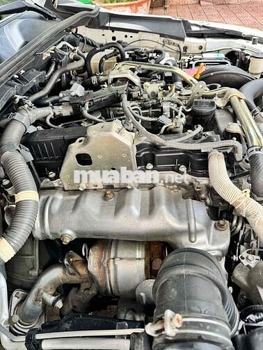 Toyota Hilux 2.4 E 2017 Trắng 80.000 km