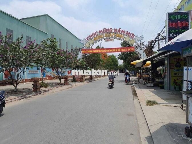Đất 5 x 35m Mặt tiền đường Giồng Lớn. Sát bên Hành Chính Công