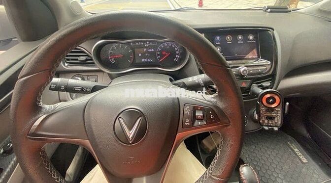 Vinfast Fadil 2020 Plus Bạc 80000 km