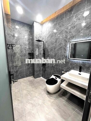 NHÀ PHỐ 3 TẦNG FULL NỘI THẤT MẶT TIỀN KINH DOANH !