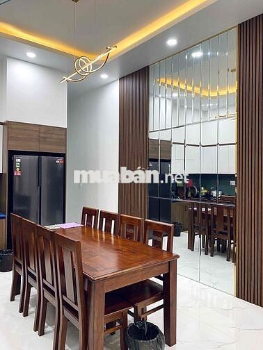 NHÀ PHỐ 3 TẦNG FULL NỘI THẤT MẶT TIỀN KINH DOANH !