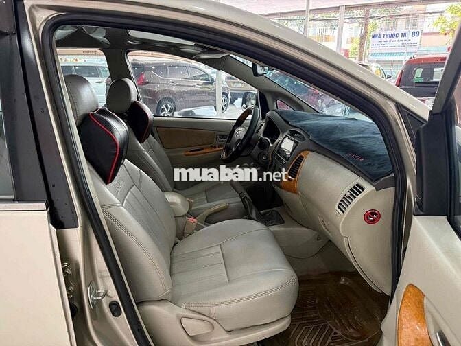 Toyota Innova 2010 2.0G RS Vàng cát