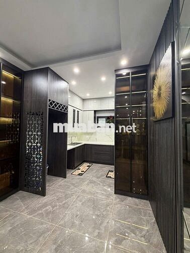 HOT ĐỐNG ĐA 5 TẦNG THANG MÁY 6P KK NGÕ RỘNG NỘI THẤT HIỆN ĐẠI Ở NGAY