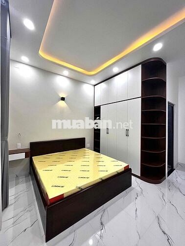 NHÀ PHỐ 3 TẦNG FULL NỘI THẤT MẶT TIỀN KINH DOANH !
