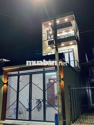 NHÀ PHỐ 3 TẦNG FULL NỘI THẤT MẶT TIỀN KINH DOANH !