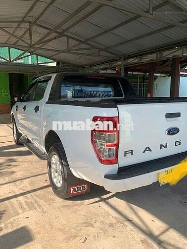 Ford Ranger XLS Trắng