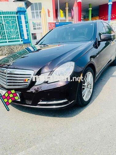 Mercedes-Benz E 300 2011 Đen 140000 km