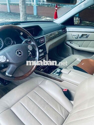 Mercedes-Benz E 300 2011 Đen 140000 km