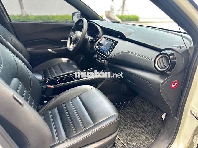 Nissan Kicks 2023 Đk 2024 1.2HEV Trắng 40000 km