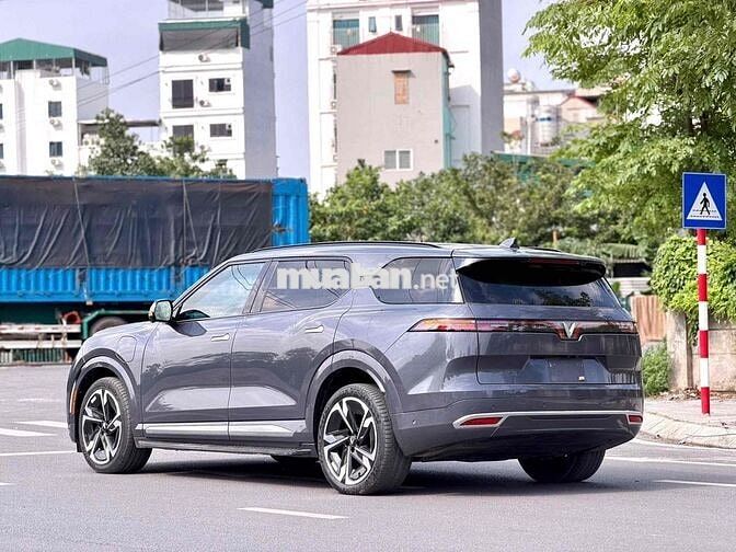 Xe điện VinFast VF9 Plus 2024 Xám