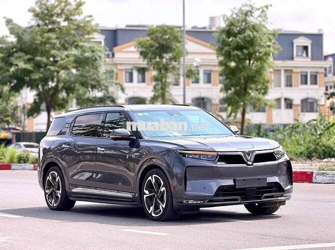 Xe điện VinFast VF9 Plus 2024 Xám