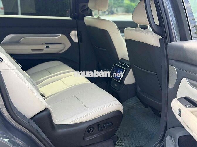 Xe điện VinFast VF9 Plus 2024 Xám