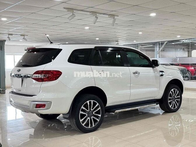 Ford Everest Titanium 2021 Trắng 34.000km