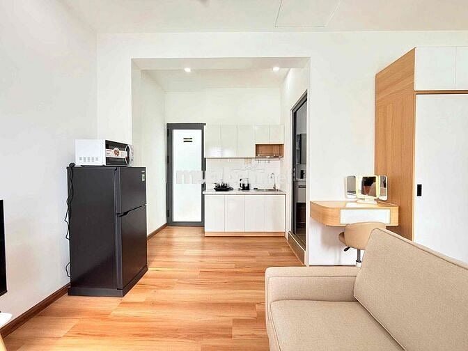 Cho thuê căn hộ 42m2 ban công ngay Phan Đăng Lưu gần chợ Bà Chiểu