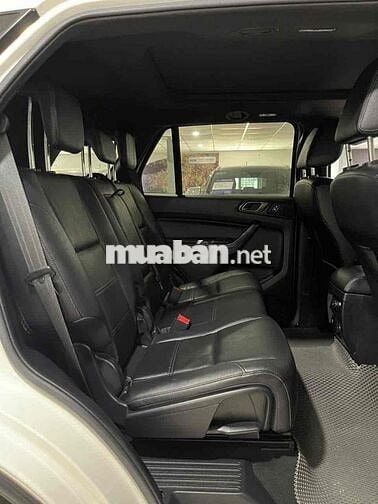 Ford Everest Titanium 2021 Trắng 34.000km