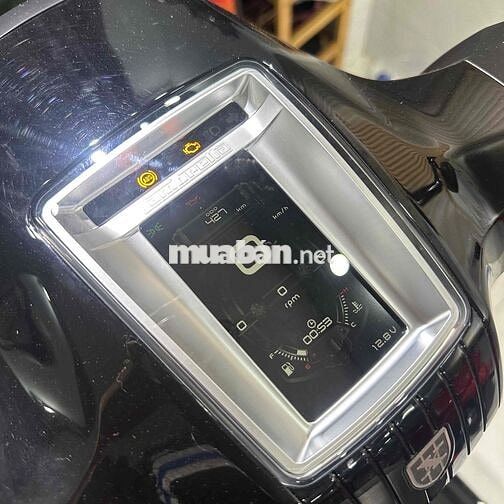 Lambretta X125 Đen 427 km và đỏ 1.262 km