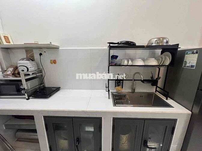 Nhà Trung Tâm Sát Mặt Tiền Quận 1, khu phố Tây Bùi Viện, 3PN 4WC