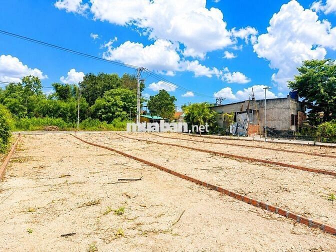 Lô đất mặt tiền đường nhựa 10.5m - gần QL1A - giá chỉ 1ty090