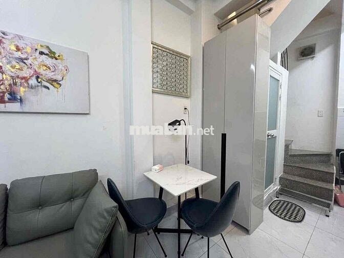 Nhà Trung Tâm Sát Mặt Tiền Quận 1, khu phố Tây Bùi Viện, 3PN 4WC