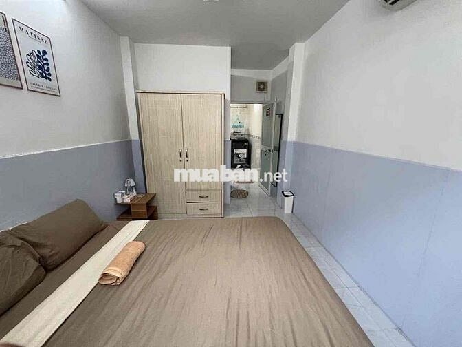 Nhà Trung Tâm Sát Mặt Tiền Quận 1, khu phố Tây Bùi Viện, 3PN 4WC