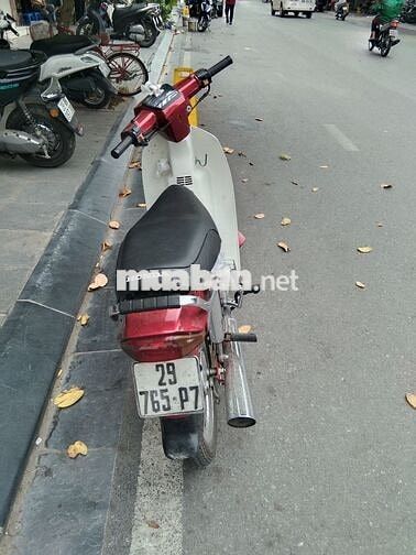 Honda Dream Đỏ trắng