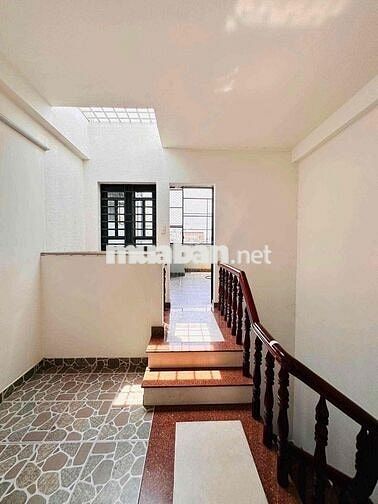 NHÀ MỚI 4 LẦU XE HƠI NGỦ - THÔNG RA TRƯỜNG NCTRỨ