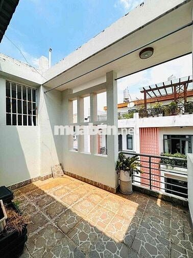 NHÀ MỚI 4 LẦU XE HƠI NGỦ - THÔNG RA TRƯỜNG NCTRỨ