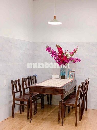 NHÀ ĐẸP KIỆT CÁCH MẠNG THÁNG 8 - NGAY CÔNG AN VÀ UỶ BAN PHƯỜNG CẨM LỆ